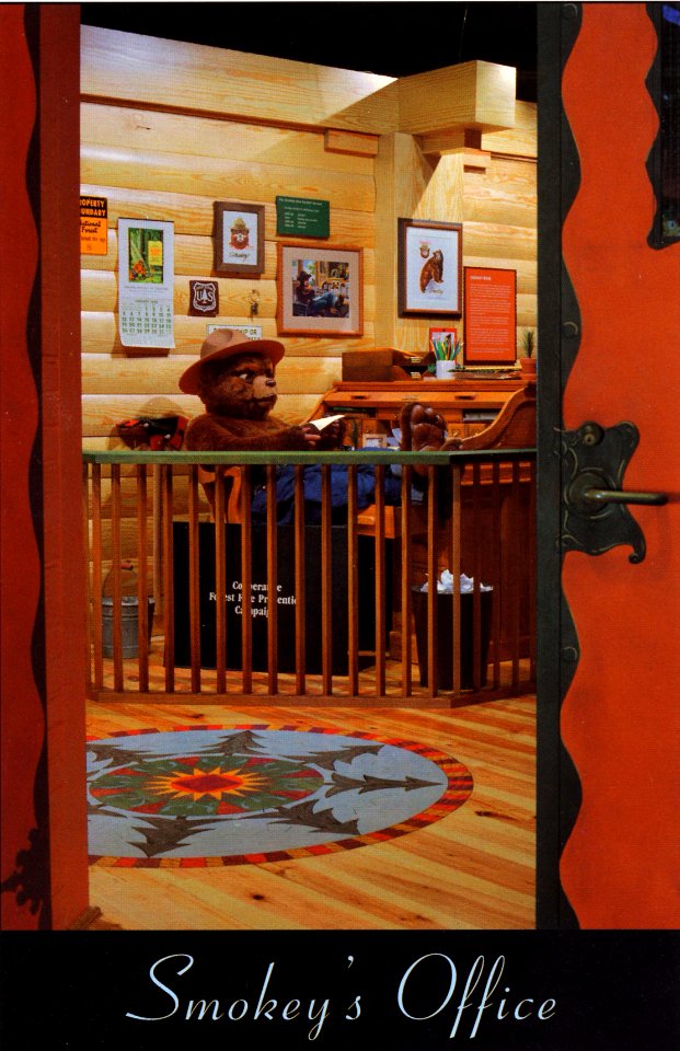 FS-743 USFS Information Center with Smokey, Washington, DC