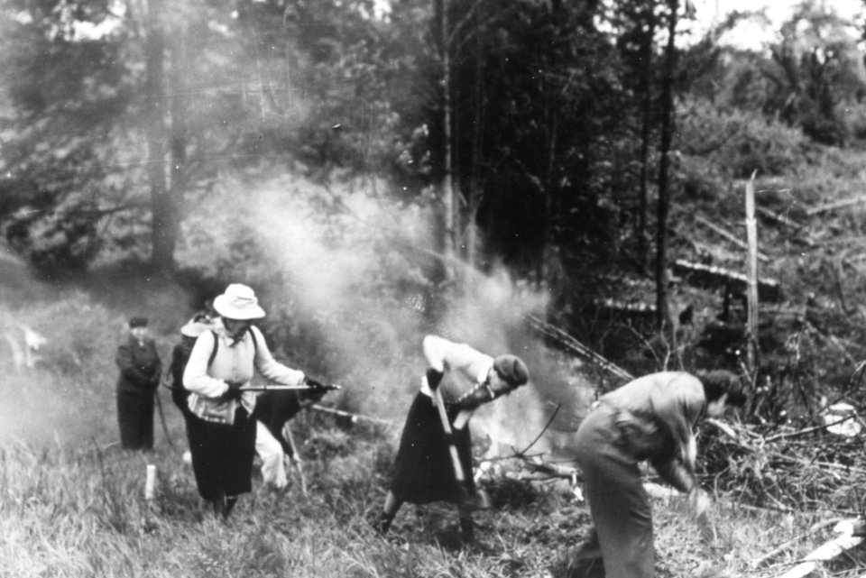 002 Women work fire line 1940's