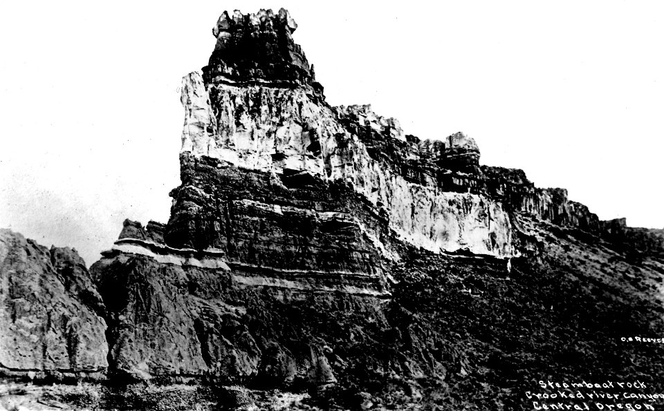 Crooked River Canyon, Steamboat Rock - Reeves