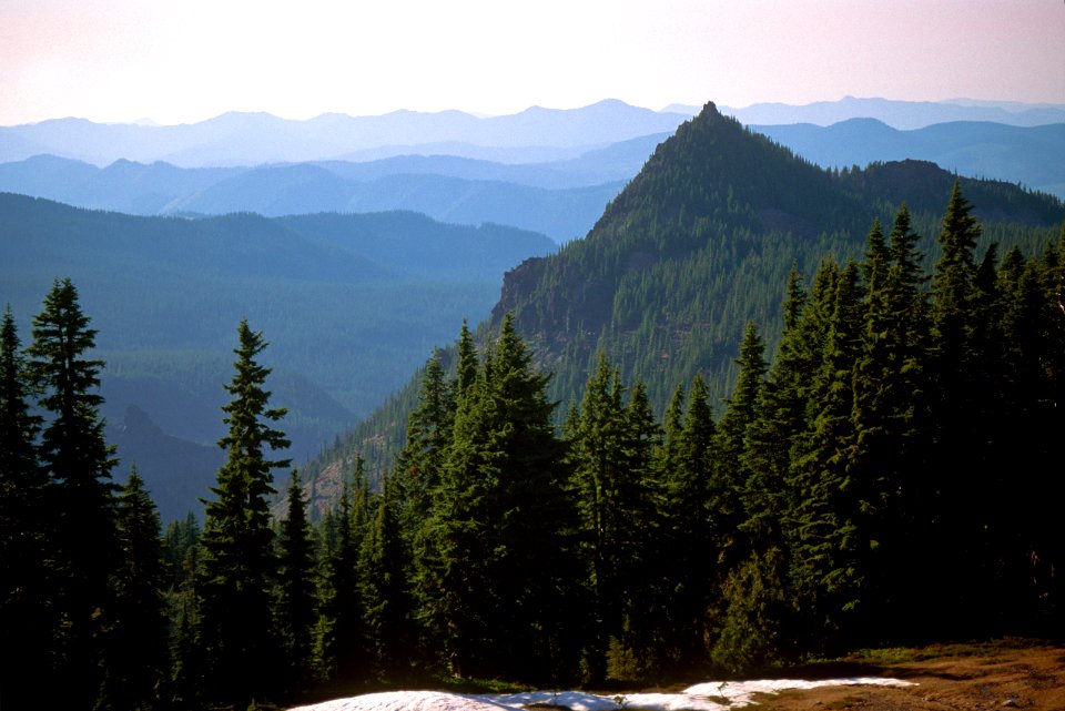 MISTY MOUNTAINS DESCHUTES