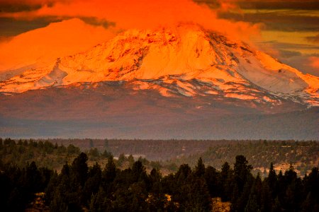 SUNRISE AND CLOUDS AT NORTH SISTER DESCHUTES-