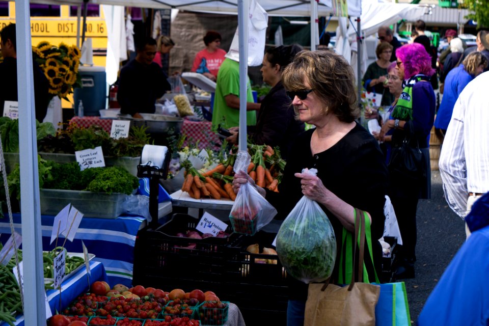 Sunday Market Lake Forest Park