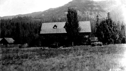 211509 Log Cabin Inn, McKenzie Bridge, OR