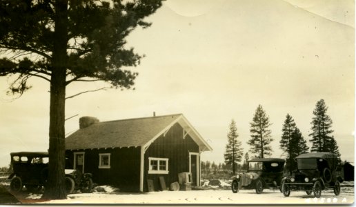1917 Deschutes Cabin Lake RD 001