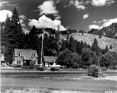485644 Naches RS, Snoqualmie NF, WA 1957