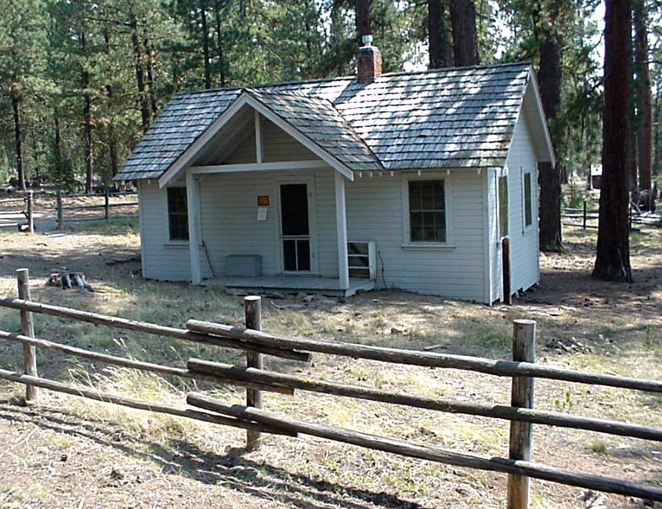 Fremont Currier Guard Station, Fremont-Winema National Forest