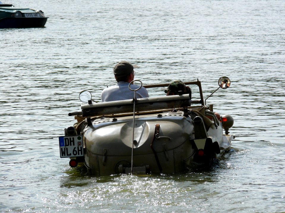 Rassemblement international de la voiture amphibie