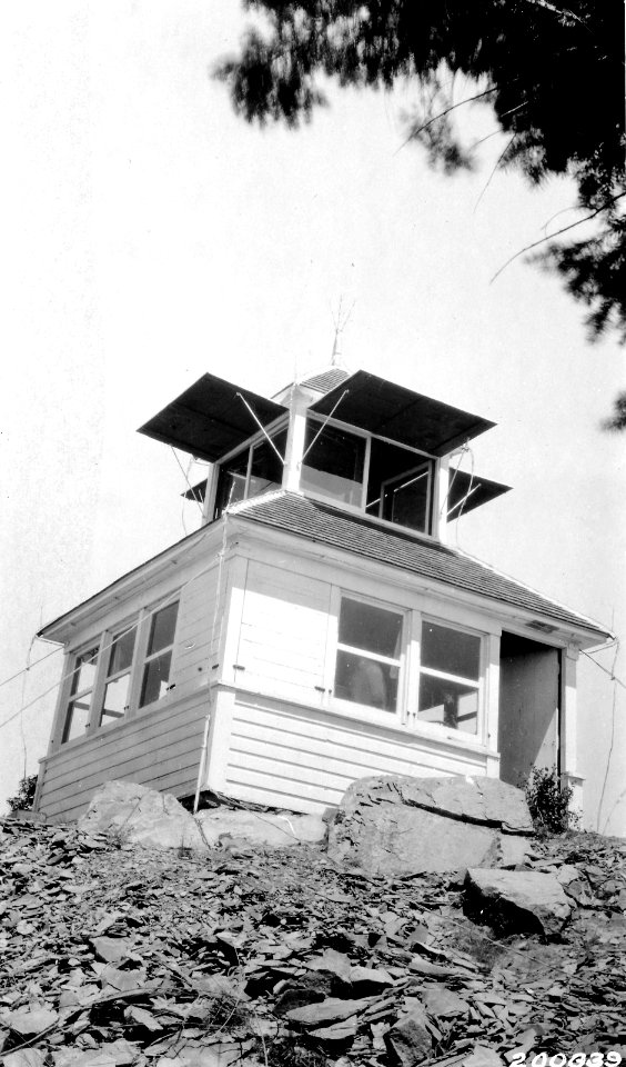 200039 Castle Rock LOH, Cascade NF, OR 1925