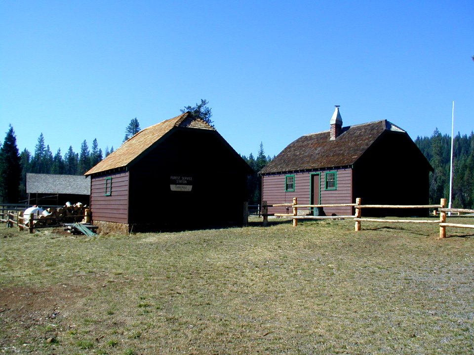 Lodgepole Guard Station, Rogue River-Siskiyou National Forest
