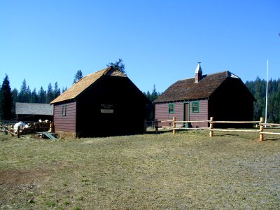 Lodgepole Guard Station, Rogue River-Siskiyou National Forest
