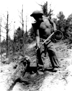 392576 CCC Water Pack in Action, Deschutes NF, OR 1936 photo