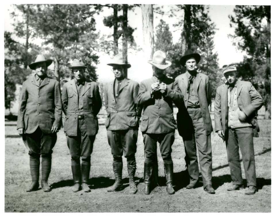 1900s Deschutes Forest Managers