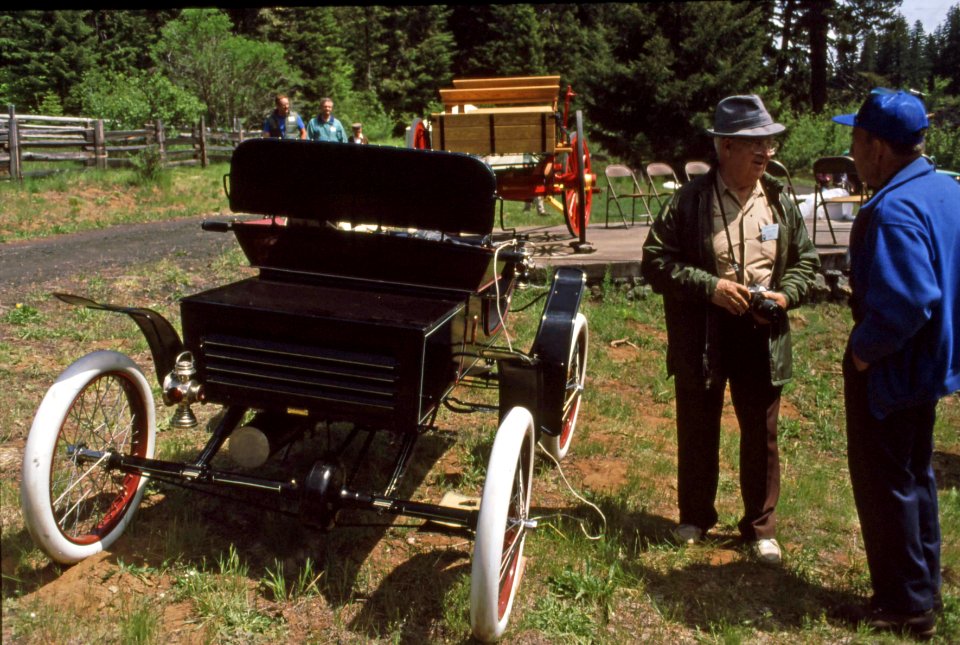 Willamette NF - 1903 Olds at Fish Lake, OR 1991d