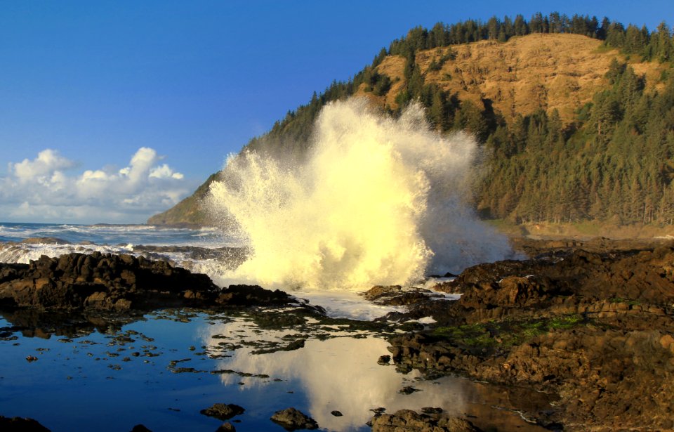 STORM WAVES AT CAPE PERPETUA-SIUSLAW