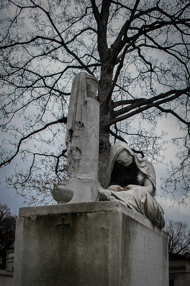 Paris statue monument