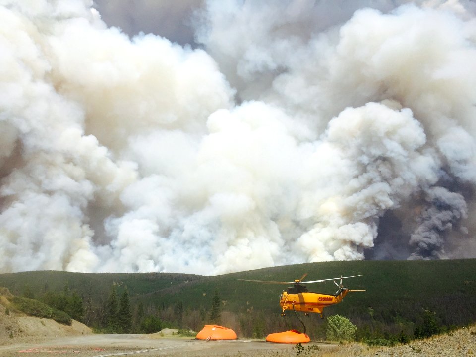 Rail Fire August 2016 heli dipping from rock pit pumpkin, Wallowa Whitman and Malheur National Forest