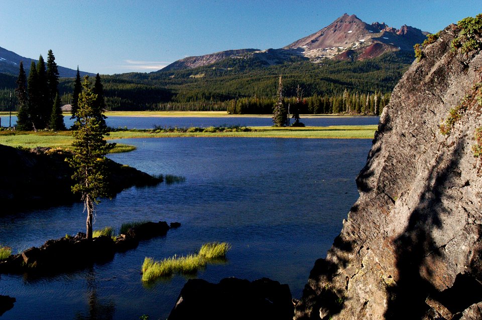 SPARKS LAKE AND BROKEN TOP-DESCHUTES