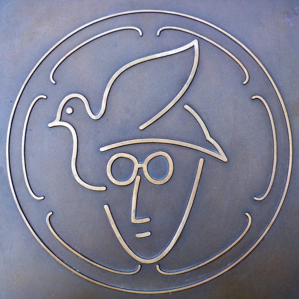 Plackette beatles peace dove