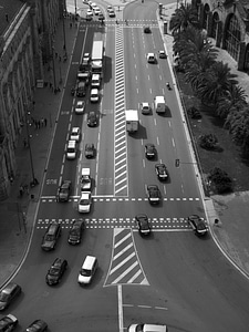 Cars roundabit road