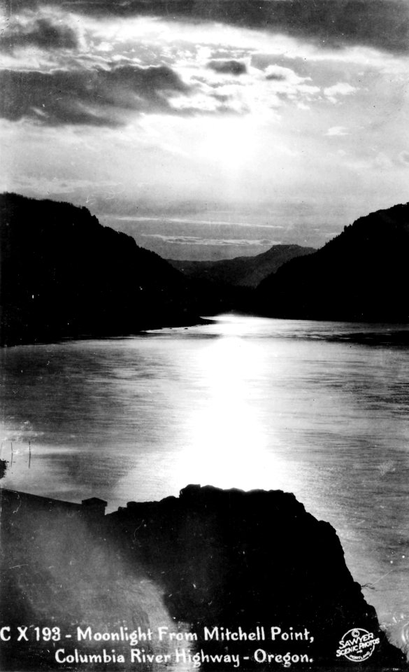 CX 193 Moonlight from Mitchell Point, CRH - Oregon