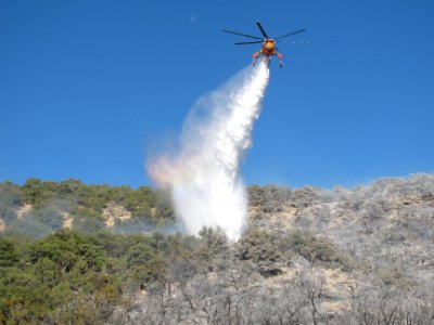 Big Ridge Fire 2010 - Sky Crane Dropping Water, Fremont Winema National Forest