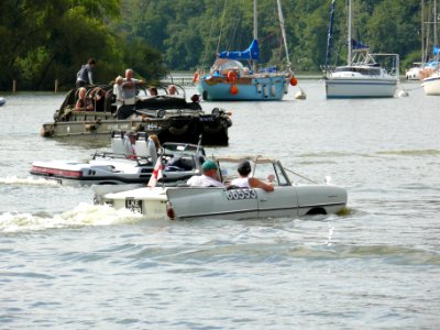 Rassemblement international de la voiture amphibie