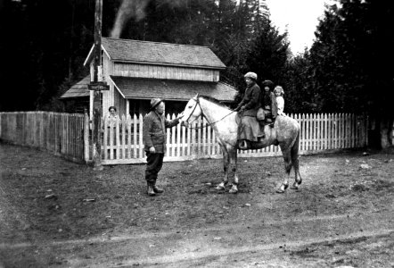 Cascade NF - Paradise RS, Smith Taylor Family 1914
