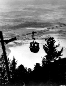 520794 Mt. Howard Gondola, W-W NF, 1970 OR photo