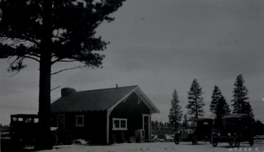 1900s Deschutes Ranger Station