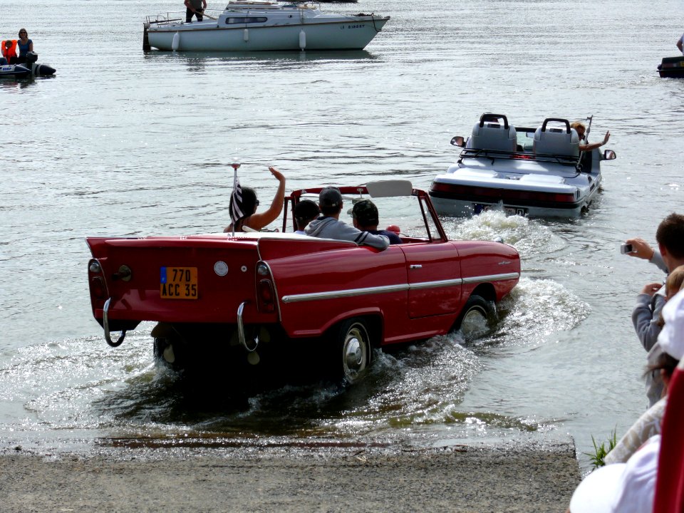 Rassemblement international de la voiture amphibie