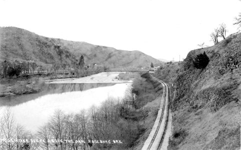 No 55 River Scene Above the Winchester Dam, Roseburg, Ore.