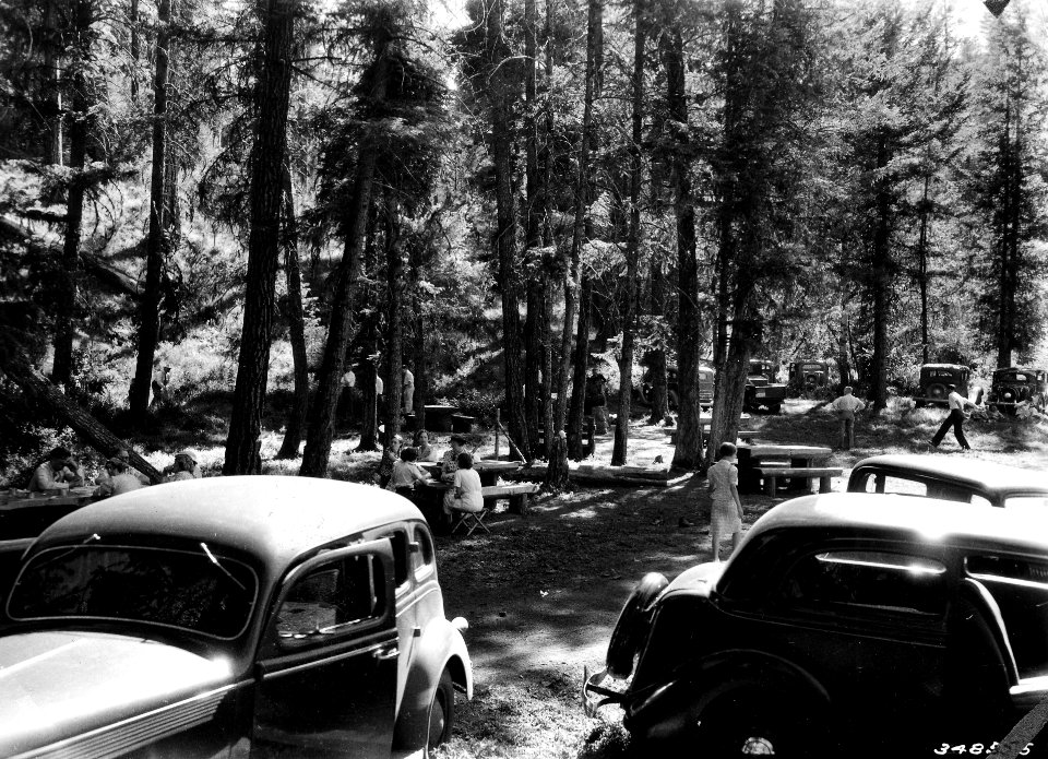 348555 Wickiup Forest Camp, Malheur NF, OR 1937.JPG