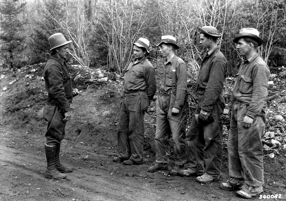 340082 CCC Upper Cispus Road Crew, Columbia NF, WA 1936