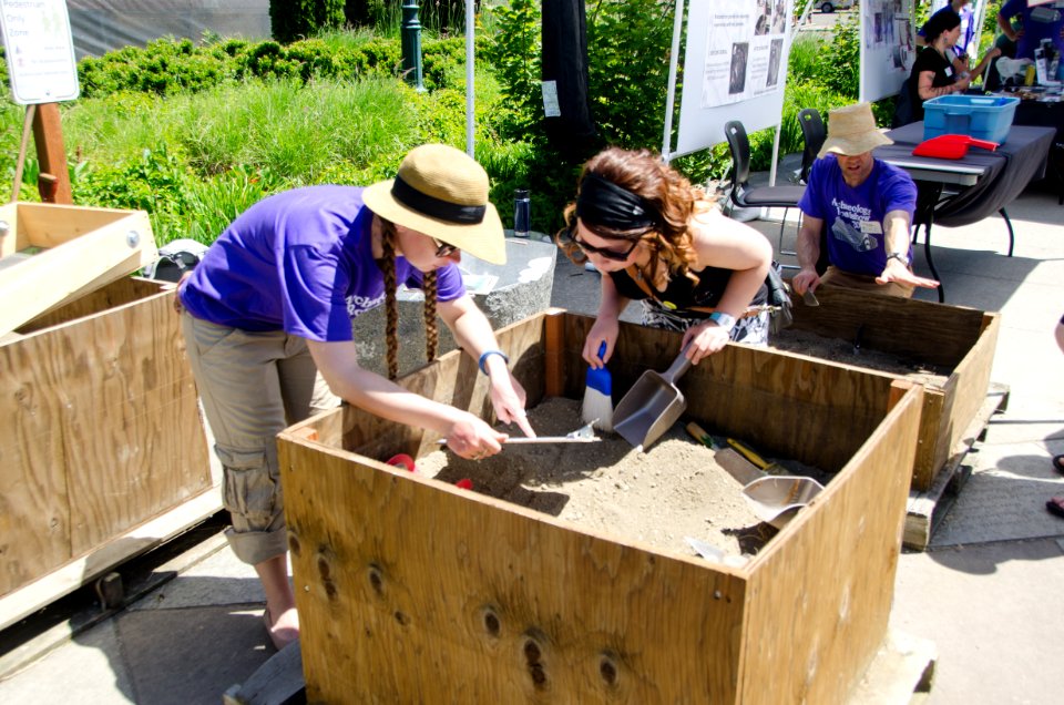 PSU 2016 ARCHAEOLOGICAL ROADSHOW-136