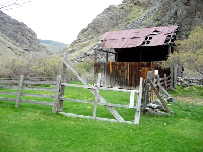 Horse Shelter by Hell's Canyon, Wallowa-Whitman National Forest