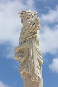 Statue the female statue sky