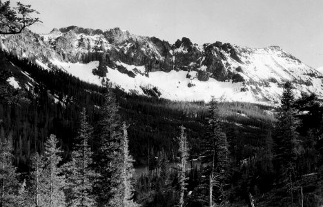 348525 Strawberry Lake in Mountains, Malheur NF, OR 1938.JPG