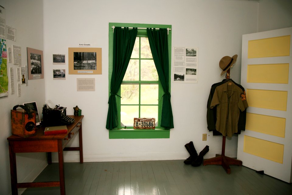 Two Color Guard Station, Willamette National Forest