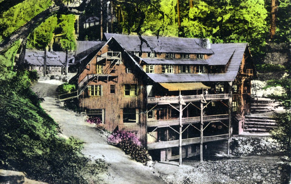 Oregon Caves Hotel.jpg