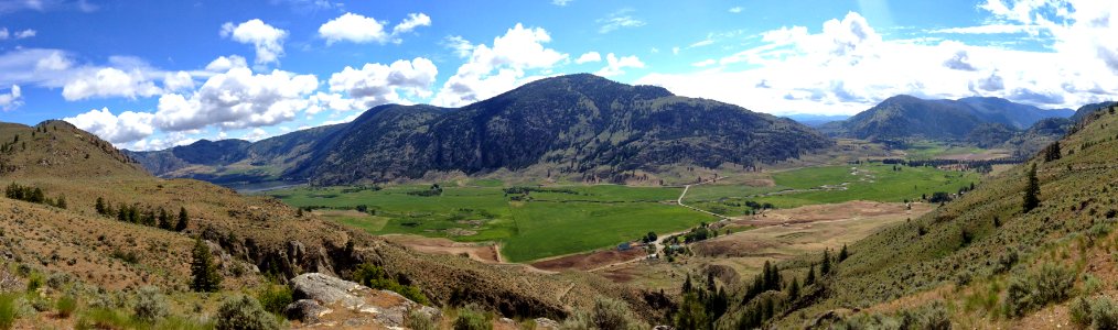 Sinlahekin Valley panorama from the Pacific Northwest Trail below Loomis State Forest 1