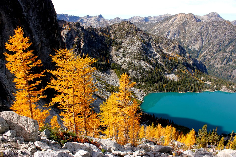 Colchuck Lake in autumn from Aasgard (Colchuck) Pass, Alpine Lakes Wilderness on the Okanogan-Wenatchee National Forest