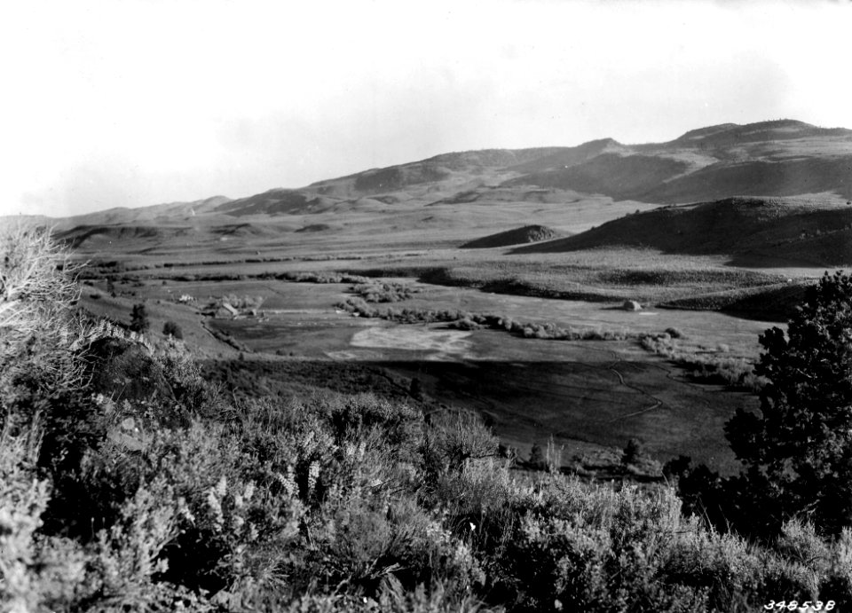 348538 Harney Hills from Wolf Creek near Van, Malheur NF, OR 1937.jpg