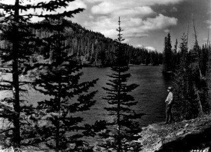 348527 Ranger Bailey, E Shore of Strawberry Lake, Malheur NF, OR 1937.JPG