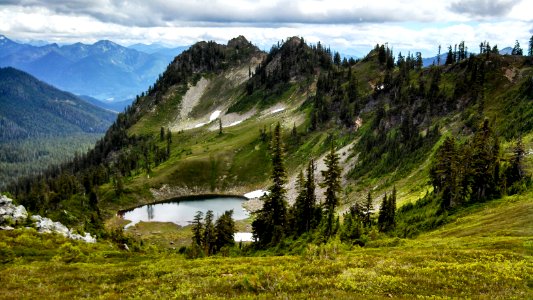 Pocket Lake, perched high in the Mt. Baker-Snoqualmie National Forest, as seen from the PNT photo