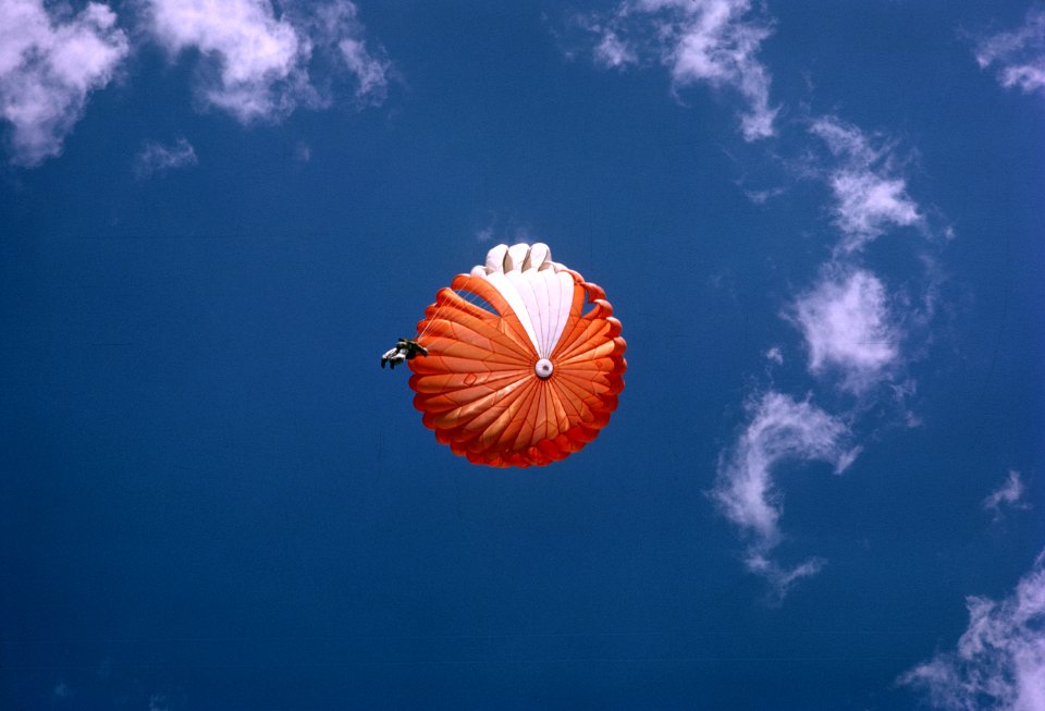 541 Smokejumper deployed chute