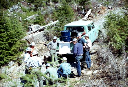 214 Mt Hood National Forest Tailgate safety talk, Zigzag BD crew