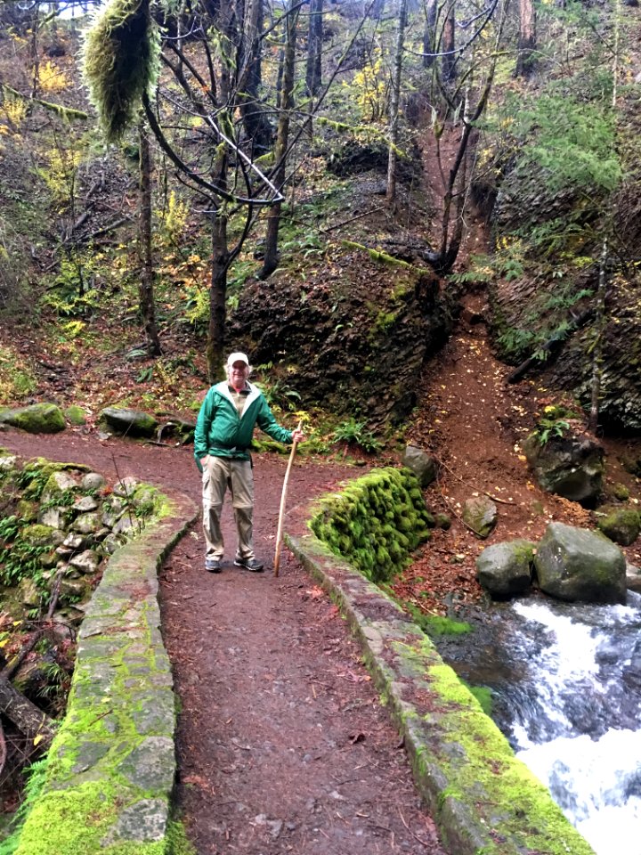20181205 CRGNSA HIker along LarchMtn Wahkeena loop by Alexa Pengelly
