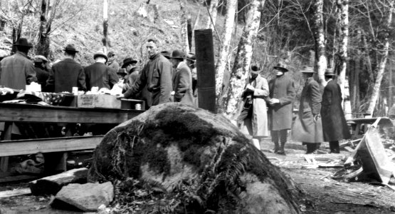 32512A Officials in Columbia Gorge, OR 1937