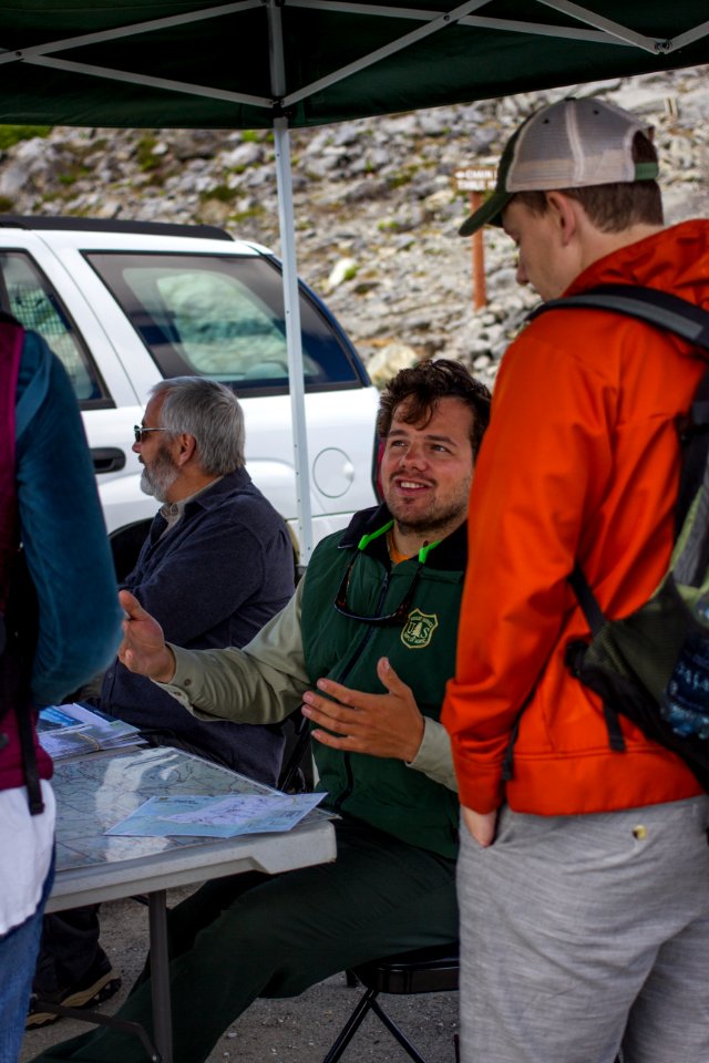 US Forest Service Ranger speaking with group at Artists Ridge, Mt Baker Snoqualmie National Forest