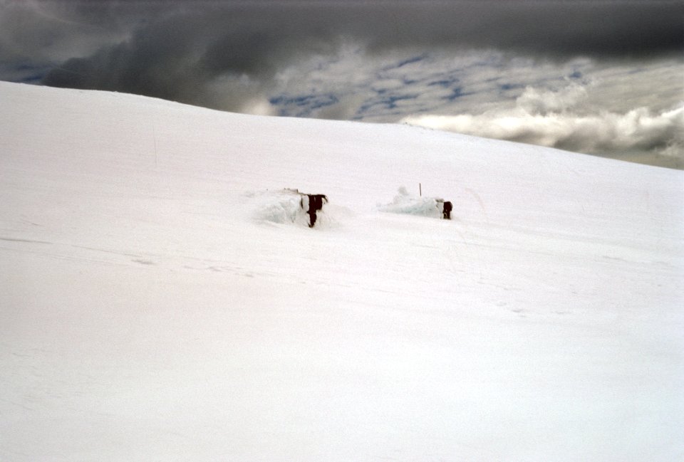 468 Silcox hut buried in record high snowfall in March 1972